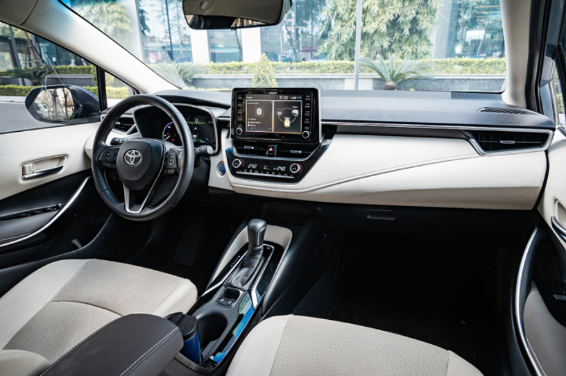 nội thất xe toyota corolla altis 2024