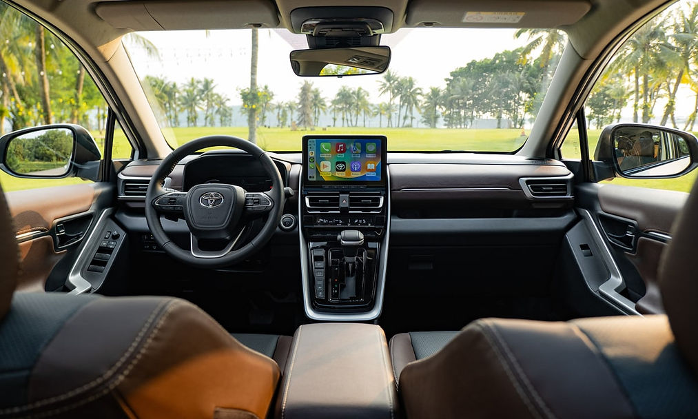Nội thất Innova Cross 2024